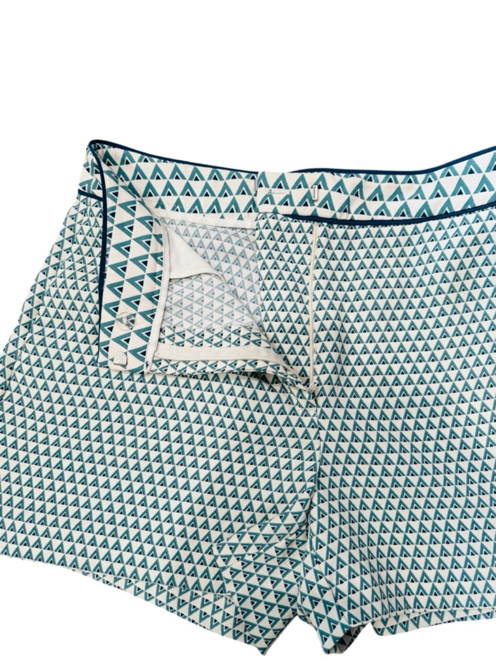 H&M Teal Geometric Print Tailored Shorts High Waist Flat Front Size 8 EU 38 - Picture 9 of 10